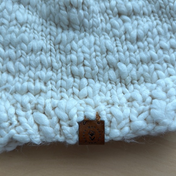 Mrs Ertha baby Wool Beanie 0-12 months - Picture 4 of 4